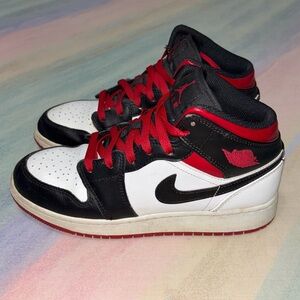 Nike Air Jordan 1 Mid RED BLACK WHITE Youth Sneakers Size 6.5Y / women’s 8